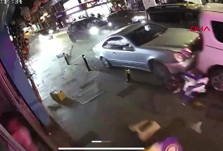 Ehliyetsiz sürücünün kaza anı kamerada