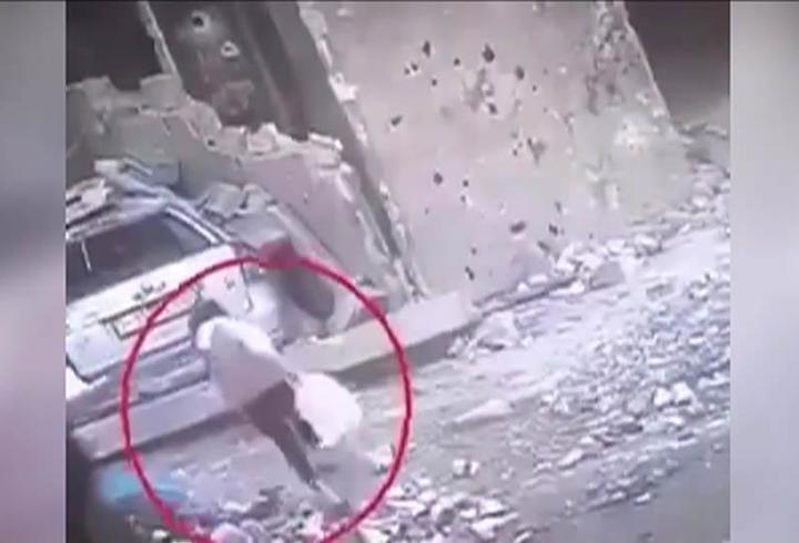 İsrail savaş uçakları, Gazze'de su taşıyan kızı böyle hedef aldı