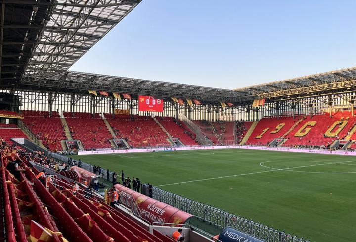 Göztepe'de Gürsel Aksel Stadı büyüyor