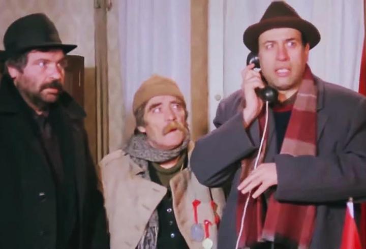 Deli Deli Küpeli filmi oyuncuları kimler? Deli Deli Küpeli konusu nedir, ne zaman çekildi?