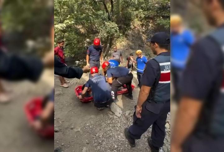 Osmaniye’de şelalede düşen genç ekiplerin yardımıyla kurtarıldı