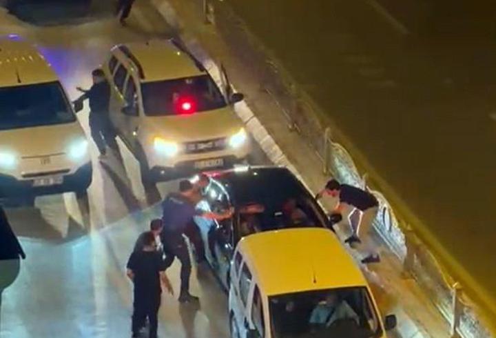 Edirne'de takiple durdurulan otomobilde 6 kaçak göçmen yakalandı