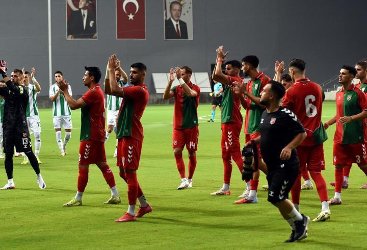 Karşıyaka'dan gövde gösterisi