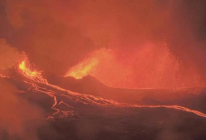Hawaii'deki yanardağ yeniden patladı