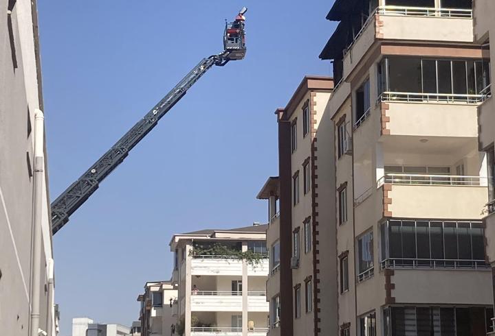 Gaziantep'te apartmanın terasında çıkan yangın söndürüldü