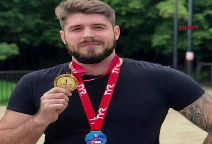 Rus yüzücü yarışta kayboldu