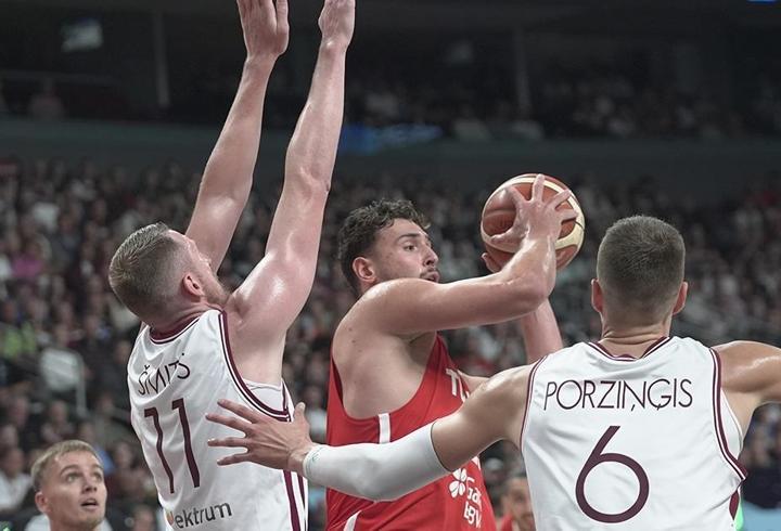 12 Dev Adam, EuroBasket 2025’e müthiş girdi