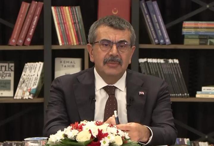 Bakan Tekin'den okul kıyafet, uyarısı