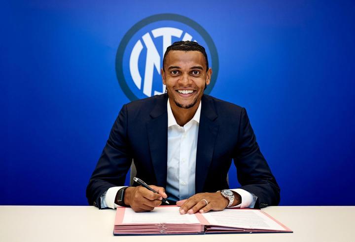Galatasaray'ın gündemindeki Manuel Akanji, Inter'e imza attı