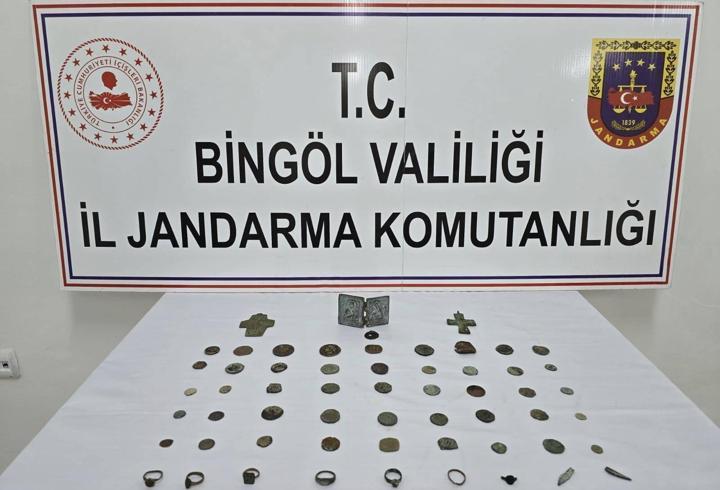Bingöl'de 58 parça tarihi eser ele geçirildi