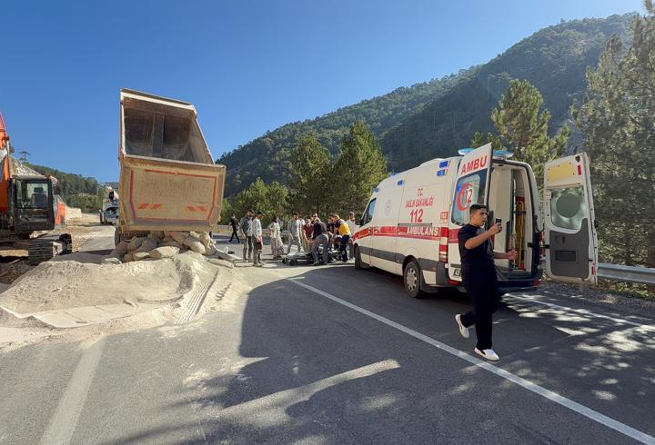 Otomobilin çarptığı işçi yaralandı