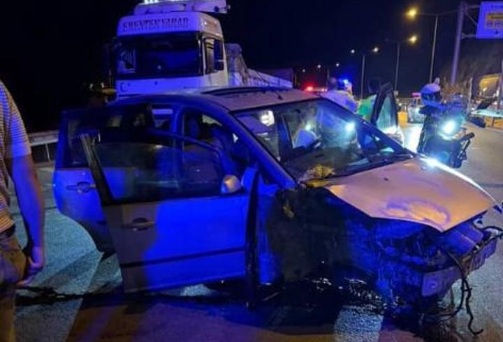 Otomobil bariyere çarptı: 1 ölü, 3 yaralı
