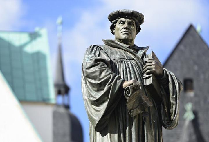 Martin Luther Kimdir? Martin Luther Reform Hareketleri İçin Neden Önemlidir?
