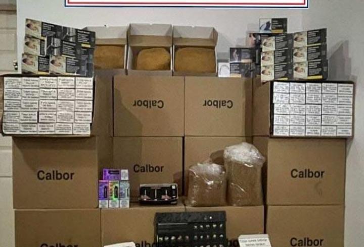Araçta ve işyerinde binlerce makaron ele geçirildi