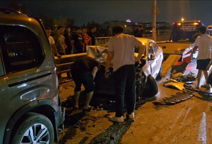 Sancaktepe'de 8 araçlık zincirleme trafik kazası