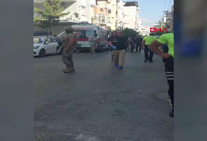 Son dakika...İzmir'de polis merkezine silahlı saldırı: 2 şehit!