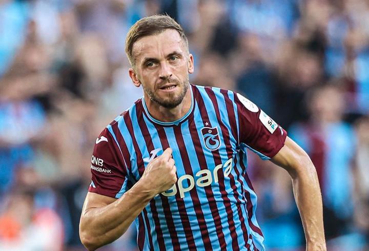 Profesyonel Tenisçiler Birliği (ATP) Finalleri'nde Carlos Alcaraz'ı mağlup eden Jannik Sinner şampiyonluğa ulaştı.1