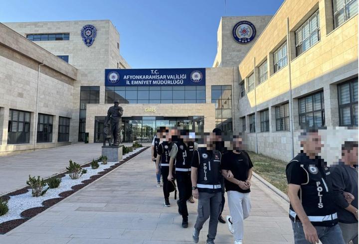 Rüşvet operasyonuna 9 tutuklama