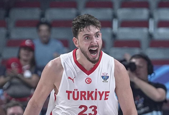 12 Dev Adam, Polonya karşısında yarı final bileti arayacak