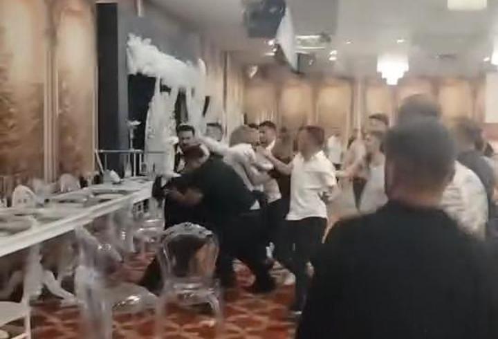Adana’da, düğündeki kavga kamerada