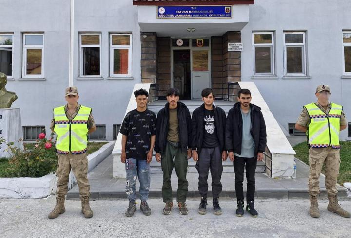 Bitlis'te 4 kaçak göçmen yakalandı