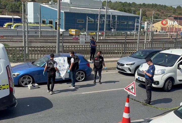 Küçükçekmece’de otomobilde şüpheli ölüm