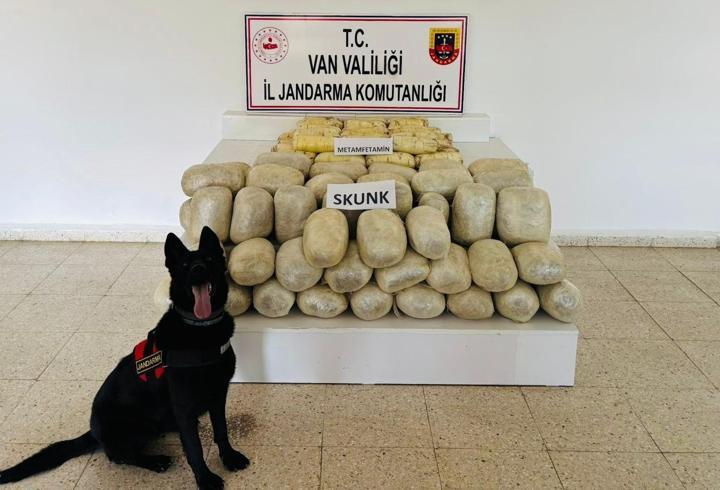 Arazide 106 kilo 714 gram uyuşturucu ele geçirildi;
