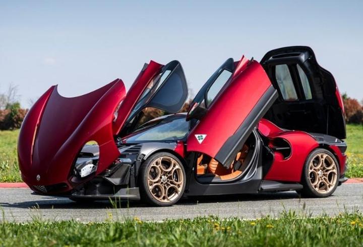 Alfa 33 Stradale Amerike'da gözüktü