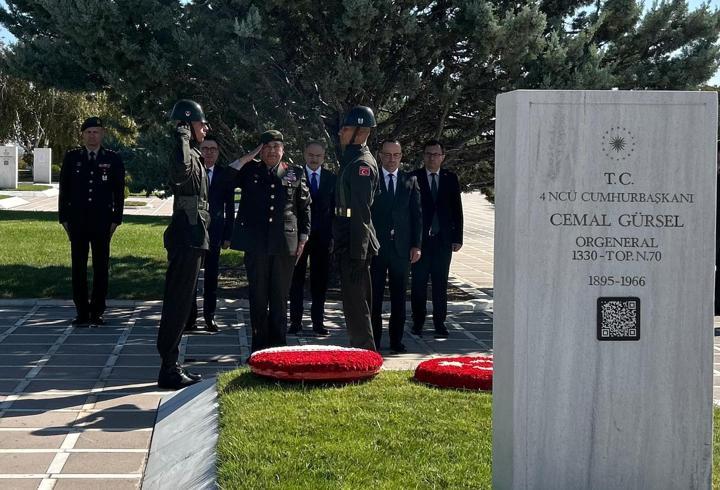4’üncü Cumhurbaşkanı Cemal Gürsel, mezarı başında anıldı
