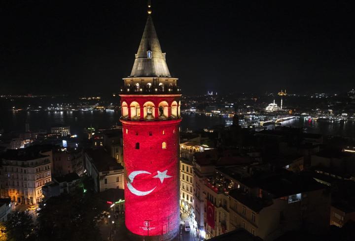 12 Dev Adam'ın final heyecanı, Galata Kulesi'nde yaşanacak