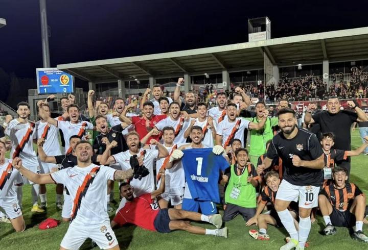 İzmir Çoruhlu FK evinde güldü