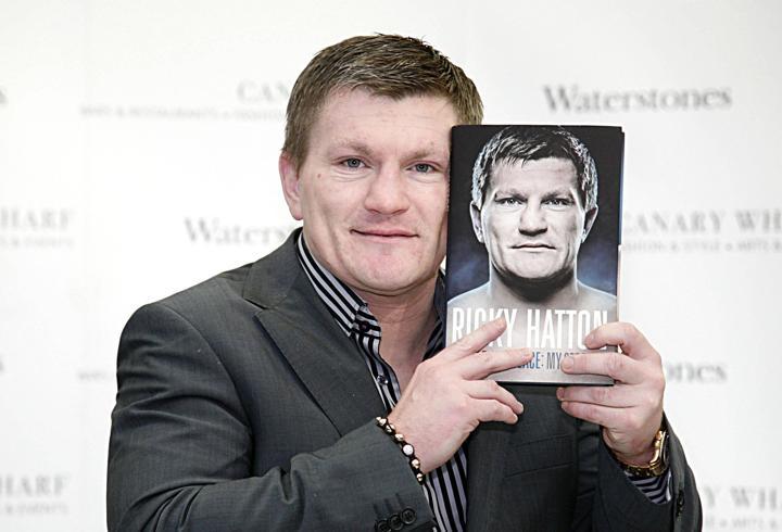 Eski dünya şampiyonu boksör Ricky Hatton, evinde ölü bulundu