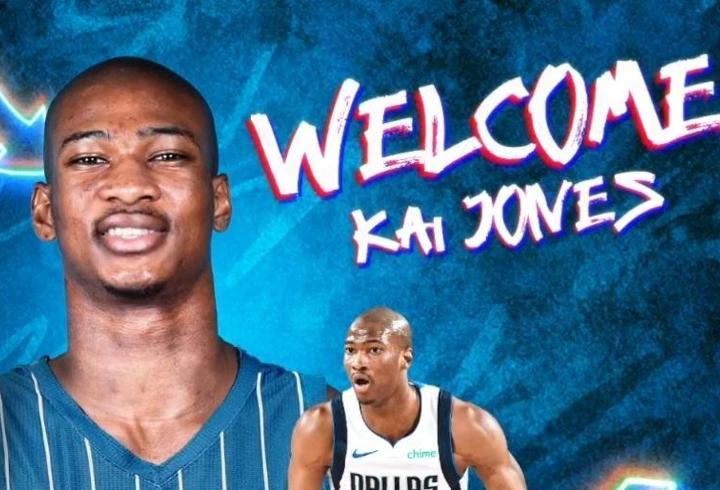 Anadolu Efes, Kai Jones'u transfer etti