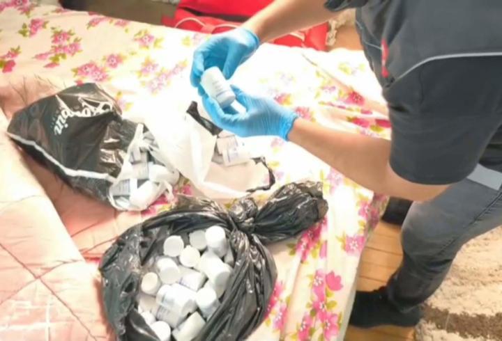 Evden 6 bin 731 uyuşturucu hap çıktı