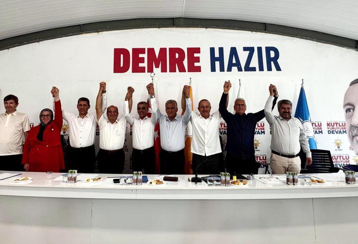 Demre’de iki isim AK Parti’ye katıldı