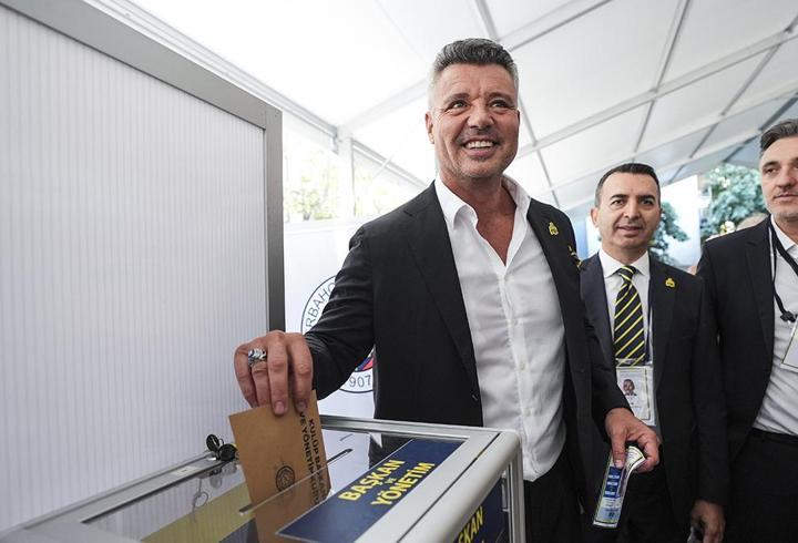 Fenerbahçe Başkan Adayı Sadettin Saran, oyunu kullandı