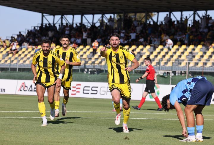 Aliağa FK evinde mutlu