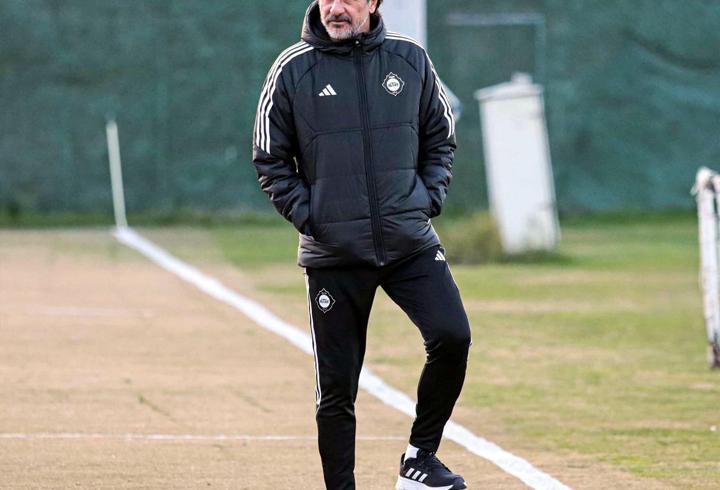 Altay'da favori Yusuf Şimşek