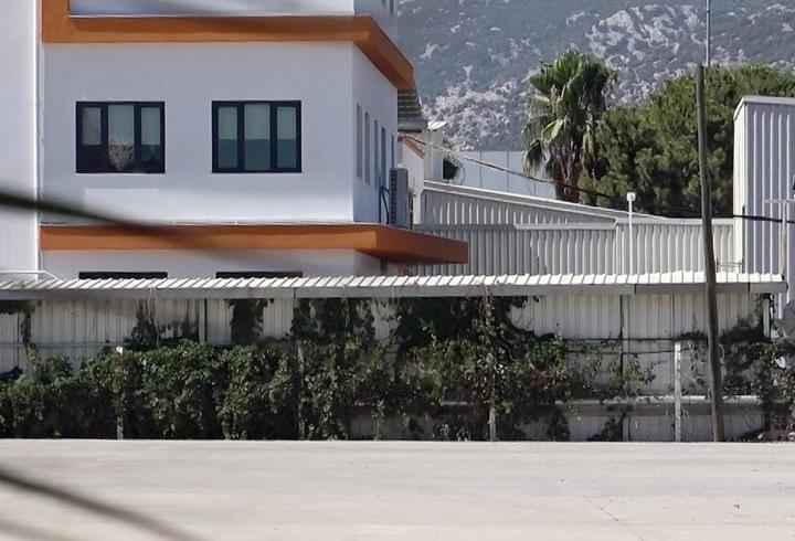 Ayrıldığı fabrikayı bastı, 1 işçiyi yaraladı