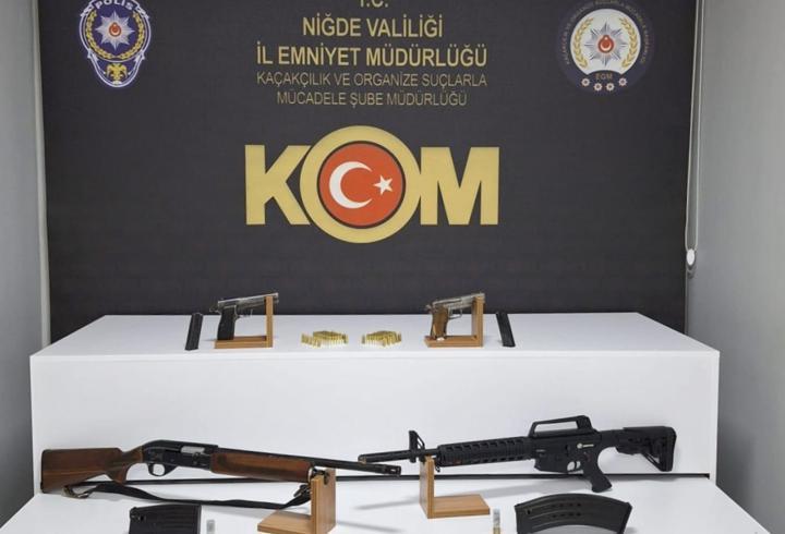 Niğde’de silah teşhir eden 4 kişi yakalandı