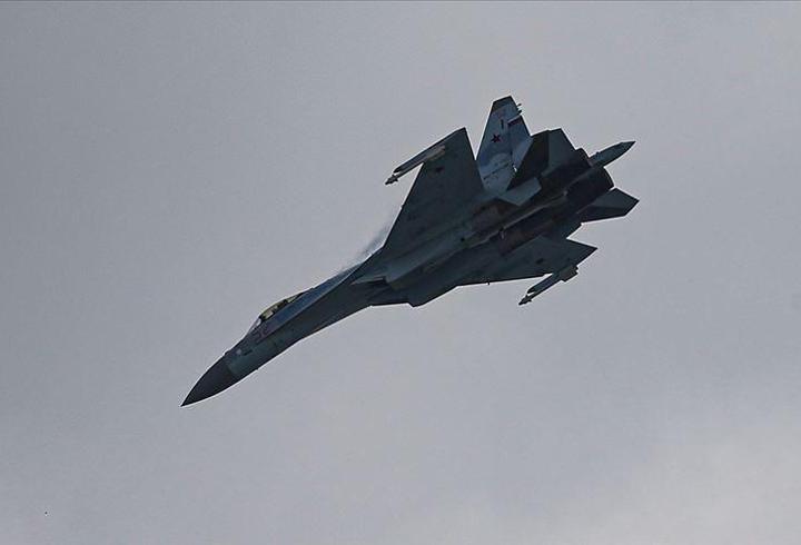 Rus jetleri Alman fırkateyninin üstünden uçtu