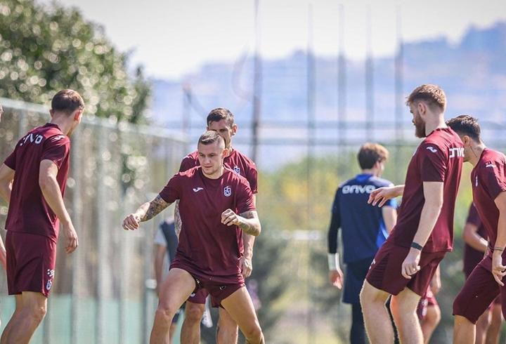Trabzonspor, İstanbul’a gitti! Kamp kadrosu…