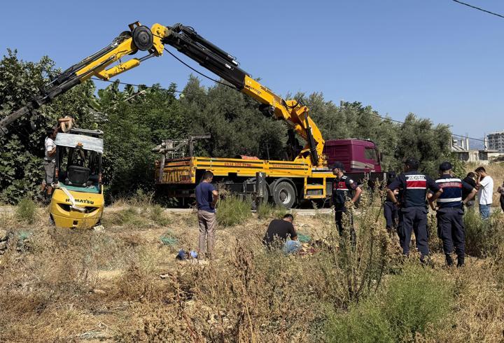 Forklift şarampole devrildi: 1 ölü