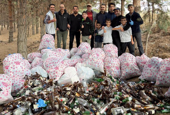 8 yıldır doğadaki çöpleri topluyorlar