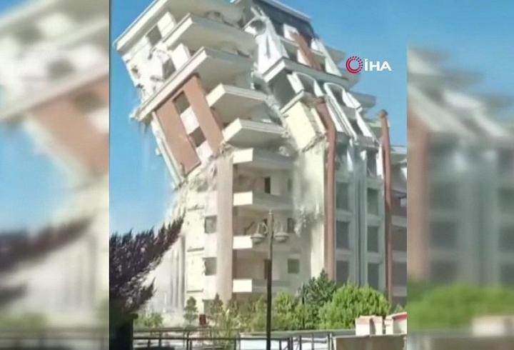 Hatay'da 9 katlı bina tek darbeyle yıkıldı