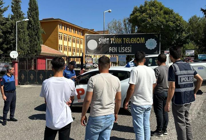 Siirt'te okul önlerinde denetim yapıldı