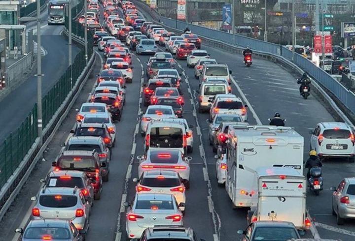 İstanbul'da trafik yoğunluğu yüzde 83'e ulaştı
