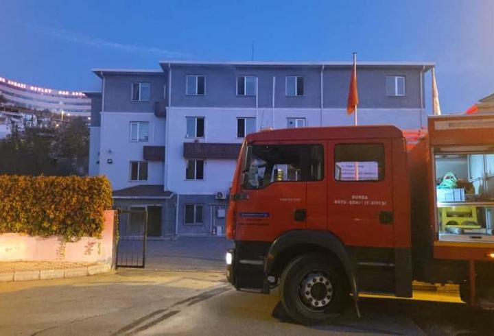 Bursa'da, İlçe Sağlık Müdürlüğü binasında çıkan yangın söndürüldü