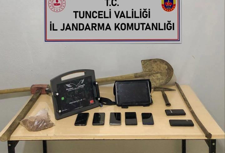 Tunceli’de kaçak kazıya suçüstü: 5 gözaltı