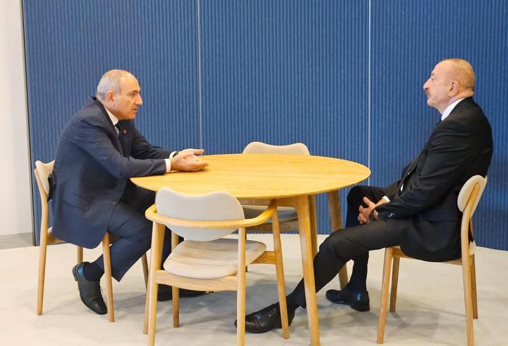 Aliyev ile Paşinyan, Kopenhag'da görüştü